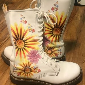 Floral print Doc Martens